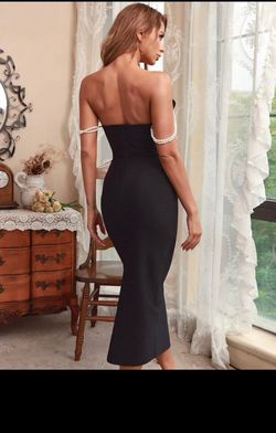 Midi dress Black Size 4 Midi $300 Sweetheart Cocktail Dress on Queenly