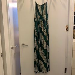 BCBG Green Size 2 Floor Length Strapless Straight Dress on Queenly