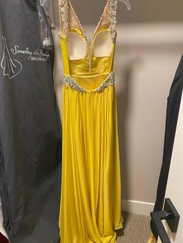 Ashley Lauren Yellow Size 2 Prom A-line Dress on Queenly