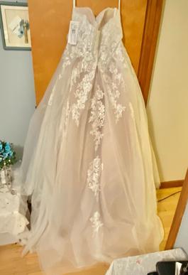 David's Bridal White Size 18 Cotillion Pockets Ball gown on Queenly