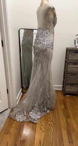 Romance Silver Size 6 $300 Train Dress on Queenly