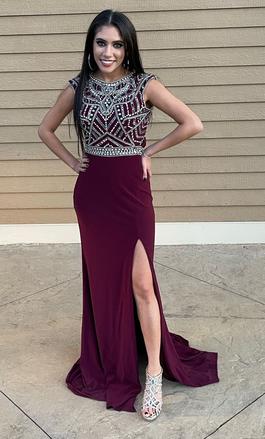 Mac Duggal Red Size 0 Black Tie Burgundy Straight Dress on Queenly