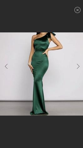 Windsor Green Size 4 $300 Straight Dress on Queenly