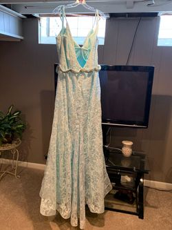 Colors Light Green Size 20 Floor Length Straight Dress on Queenly
