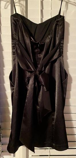 WoW Black Size 4 $300 Strapless Satin Cocktail Dress on Queenly