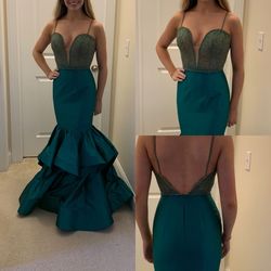 Sherri Hill Green Size 2 Pageant 50 Off Sheer Plunge Prom Mermaid Dress on Queenly