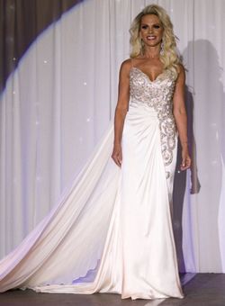 Mac Duggal White Size 2 Floor Length Pageant Straight Dress on Queenly