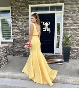 Sherri Hill Yellow Size 4 Prom $300 Mermaid Dress on Queenly