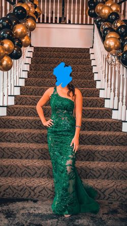 Jovani Green Size 4 Sequined Train Cocktail Dress on Queenly