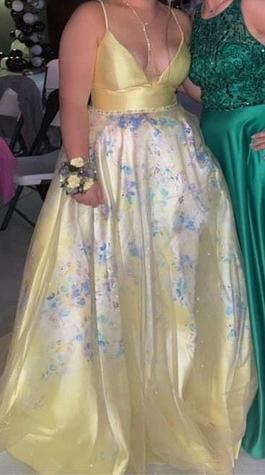 Ellie Wilde Multicolor Size 14 Floor Length Prom Ball gown on Queenly