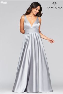 Style S10474 Faviana Silver Size 4 Floor Length V Neck Prom Ball gown on Queenly