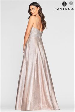 Style S10424 Faviana Gold Size 12 Prom Plus Size Floor Length Pageant A-line Dress on Queenly