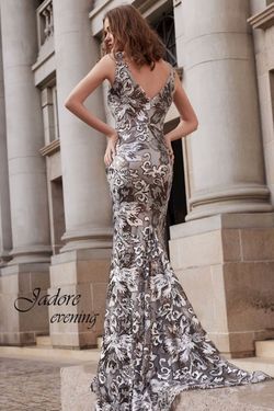 Style J15023 Jadore Silver Size 8 Jewelled Prom Sequin Gray Straight Dress on Queenly