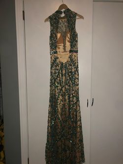 Sherri Hill Green Size 10 Halter Straight Dress on Queenly