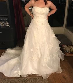 David's Bridal White Size 6 Cotillion Embroidery Sequin David’s Bridal Ball gown on Queenly