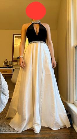 Jovani White Size 2 Prom $300 Ball gown on Queenly