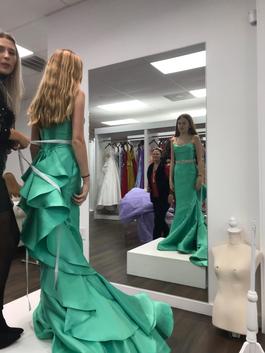 Sherri Hill Green Size 00 Floor Length Mermaid Dress on Queenly