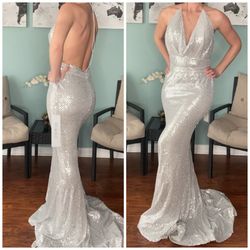 Portia and Scarlett Silver Size 6 Backless Halter Prom Mermaid Dress on Queenly