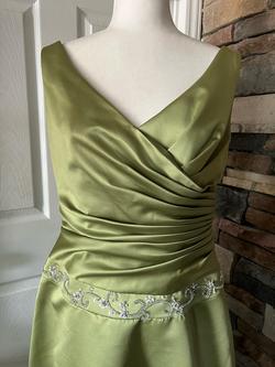 Impression Bridal Green Size 14 Prom Midi Cocktail Dress on Queenly