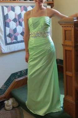 Green Size 00 Straight Dress on Queenly