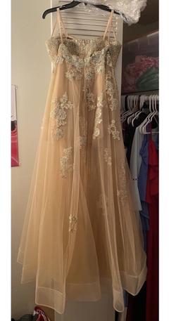 La Femme Gold Size 2 Prom $300 Homecoming Ball gown on Queenly