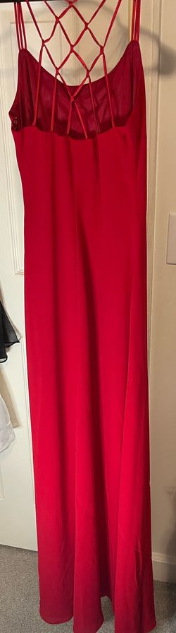 Cachet Red Size 6 Party Straight Dress on Queenly