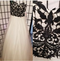 Colors White Size 0 Floor Length $300 Cotillion Ball gown on Queenly