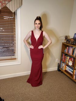 Symphony Red Size 10 Maroon $300 Straight Dress on Queenly