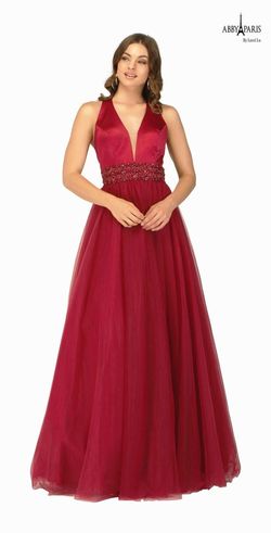 Style 981054 Lucci Lu Red Size 14 Floor Length Plus Size Ball gown on Queenly