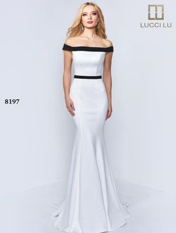 Style 8197 Lucci Lu White Size 6 Military $300 Mermaid Dress on Queenly