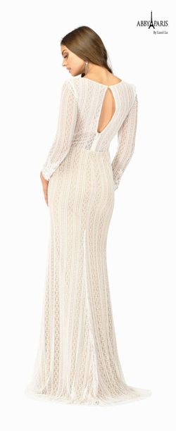 Style 90048 Lucci Lu White Size 2 Lace Jersey Side slit Dress on Queenly