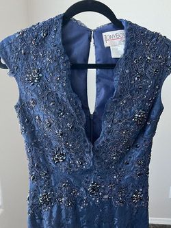 Tony Bowls Blue Size 4 Lace Plunge 50 Off Straight Dress on Queenly