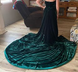 Green Size 0 Straight Dress on Queenly