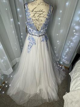 Say yes to the dress White Size 14 Floor Length Tulle $300 Light Blue Ball gown on Queenly