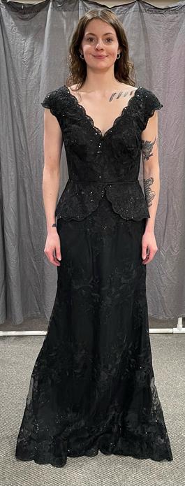 Mon Cheri Black Size 4 Sequin Belt Embroidery Straight Dress on Queenly