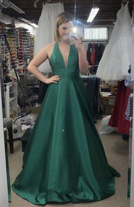 Alyce Paris Green Size 6 $300 Pageant Ball gown on Queenly
