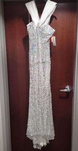 Style 4031 Wow Prom White Size 8 Tall Height 4031 50 Off Mermaid Dress on Queenly