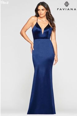 Style S10409 Faviana Navy Blue Size 6 Straight Dress on Queenly