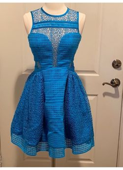 Three Floor Blue Size 2 Midi Interview 50 Off Cocktail Dress on Queenly