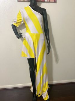 Yellow Size 14 Side slit Dress on Queenly