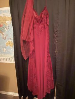 Red Size 20 Straight Dress on Queenly