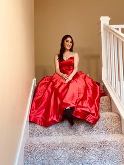 Camille La Vie Red Size 0 Floor Length Mini $300 Prom Ball gown on Queenly