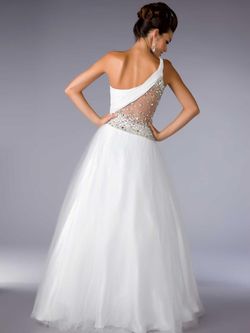Style 4940H Mac Duggal White Size 4 Sequin Sequined Cotillion Beaded Top Ball gown on Queenly