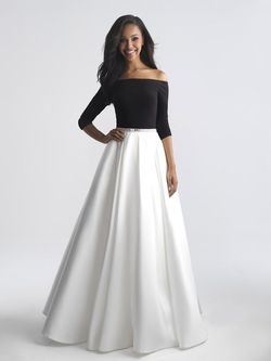 Style 18-609 Madison James White Size 10 Sorority Formal Floor Length Prom Long Sleeve Ball gown on Queenly