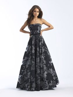 Style 18-733 Madison James Black Size 14 Floral Ball gown on Queenly
