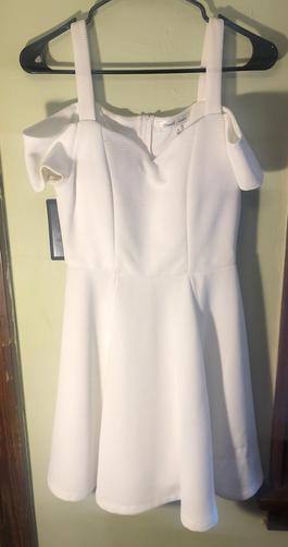 White Size 2 A-line Dress on Queenly