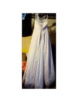 Vera Wang  White Size 10 Ivory A-line Dress on Queenly
