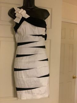 Betsy and Adam White Size 10 $300 Free Shipping Euphoria Cocktail Dress on Queenly