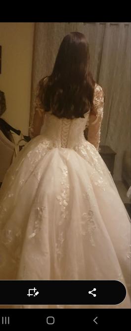 Autumn silk  White Size 6 Wedding Lace Ball gown on Queenly