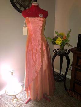 Linda Bernelle Orange Size 8 Tulle Coral Ball gown on Queenly
